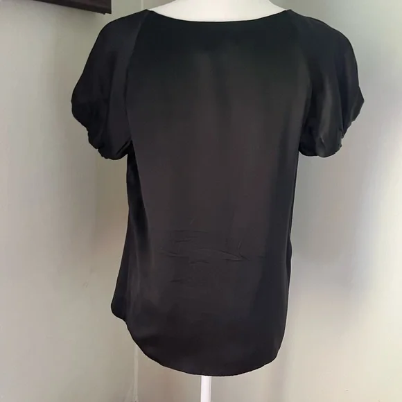 White House Black Market silky top - Picture 2 of 4